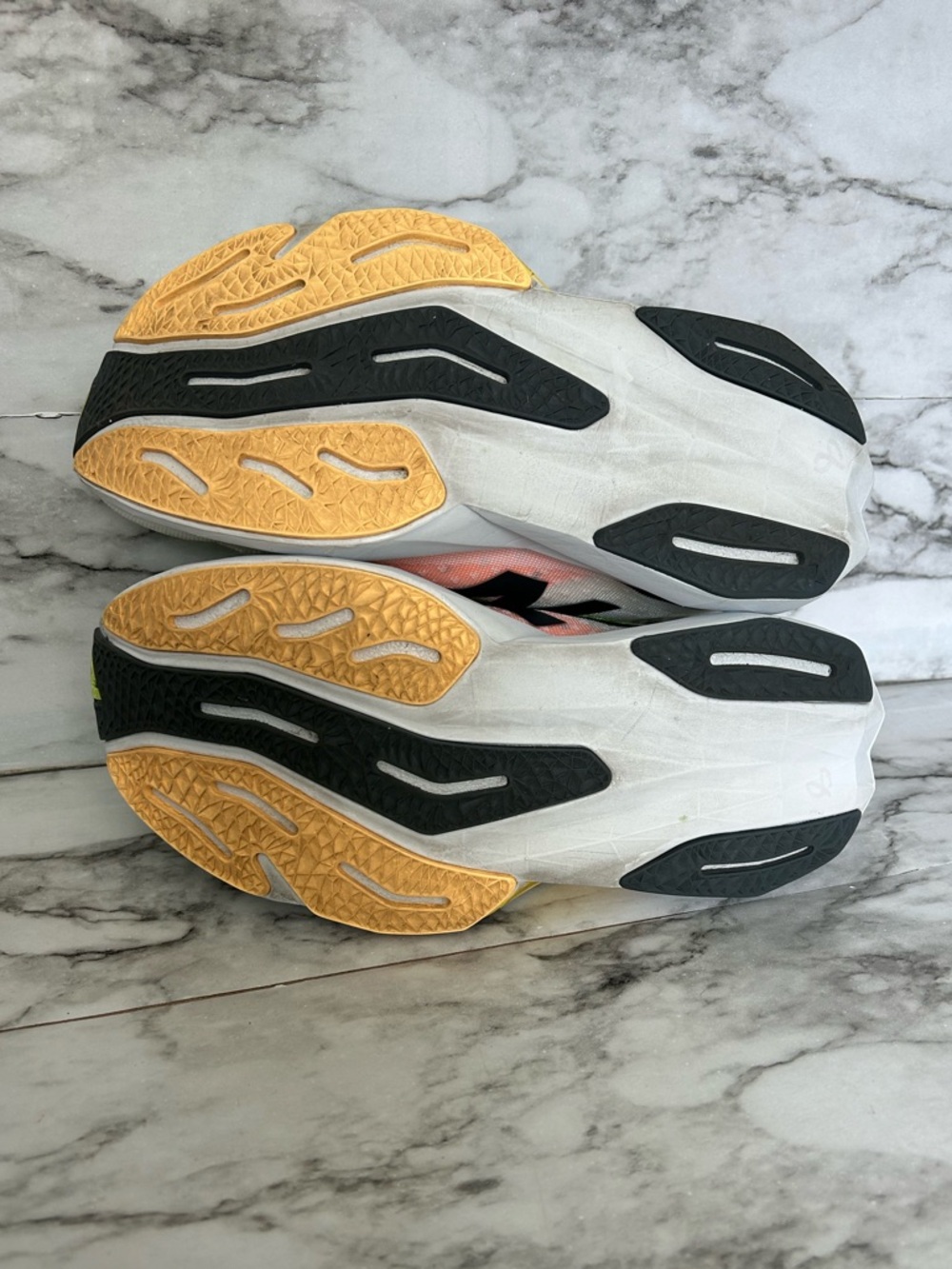 New Balance | women’s size 7.5 Fuelcell Fuel Cell Rebel V4 running tennis shoes - Picture 14 of 15